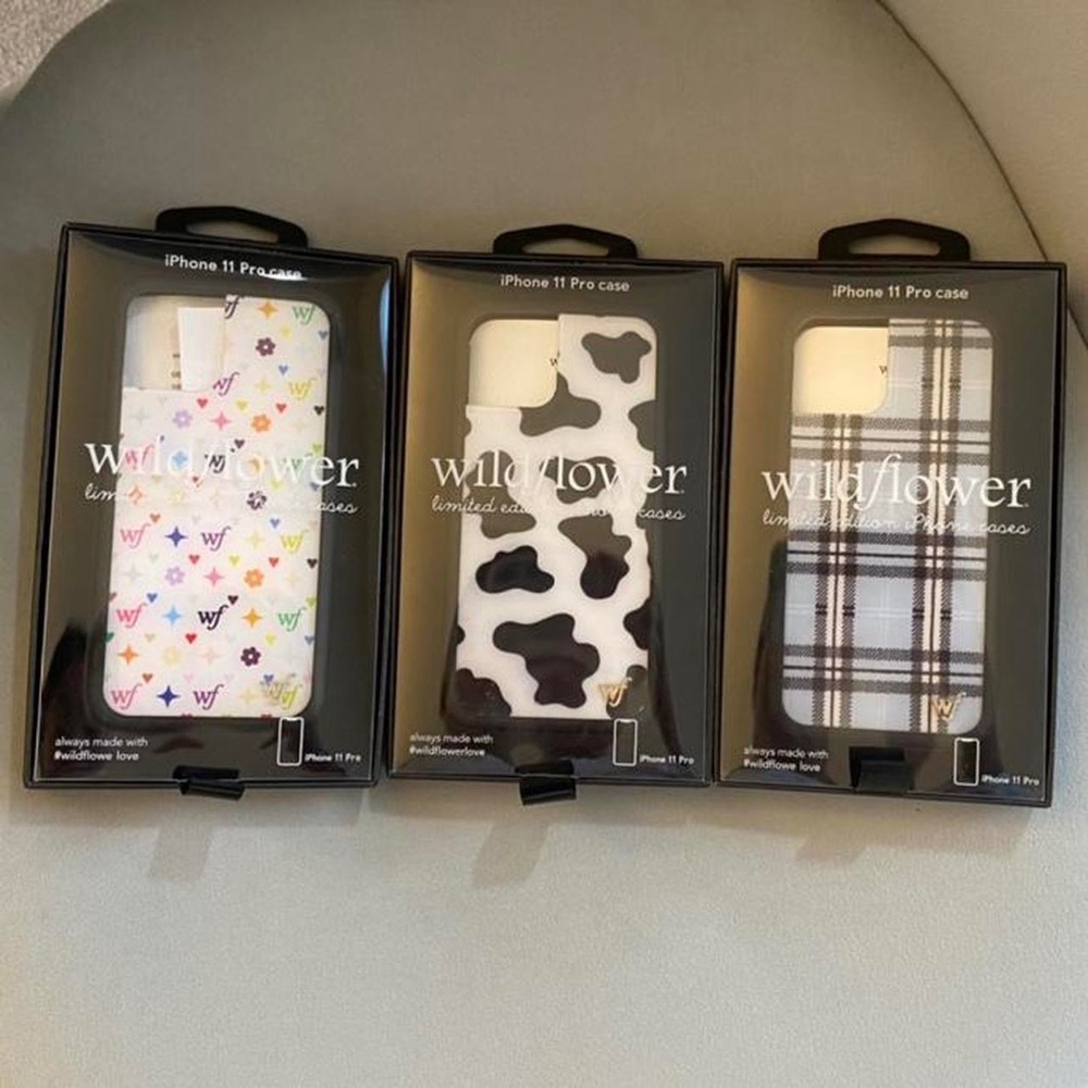 MOO MOO // MONOGRAM // BLUE PLAID WILDFLOWER CASES